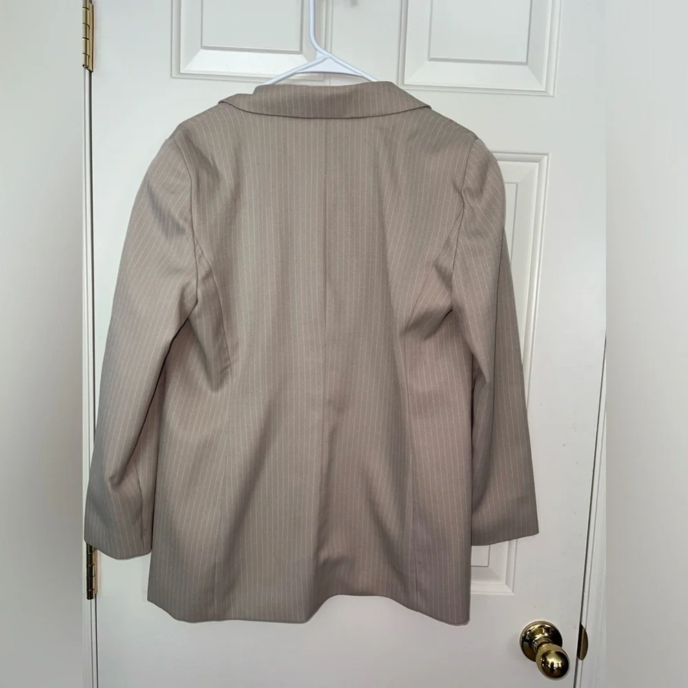 Danny & Nicole Blazer, fits like a medium